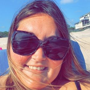 Meet your Posher, Holly